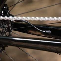 Gravel Bike Carbone Bombtrack Hook EXT C 27,5" Glossy Metallic Black 2022 -Magasin De Roues bombtrack hook ext c gravel voyage carbone fourche carbone 2022 baroudeur cycles lyon 4