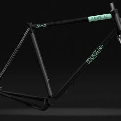 Kit Cadre Rodeo Labs Flaanimal 5.0 28 Kit Cadre Rodeo Labs Flaanimal 5.0 -Magasin De Roues rodeo labs flaanimal 5 0 kit cadre velo gravel acier carbone baroudeur cycles lyon naked green water