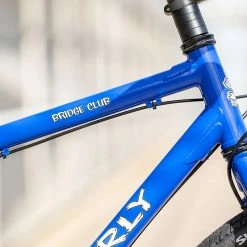 Vélo Surly Bridge Club 700C 2021 -Magasin De Roues surly bridge club 700c gravel bike touring acier baroudeur cycles lyon front side