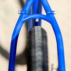 Vélo Surly Bridge Club 700C 2021 -Magasin De Roues surly bridge club 700c gravel bike touring acier baroudeur cycles lyon rear