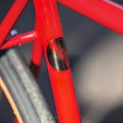 Surly Midnight Special 650B -Magasin De Roues surly midnight special sour strawberry sparkle velo gravel baroudeur cycles lyon 5