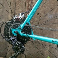 Vélo Surly Straggler 650B 2021 Chlorine Dream -Magasin De Roues surly straggler 700c 650b gravel bike acier baroudeur cycles lyon rear wheel